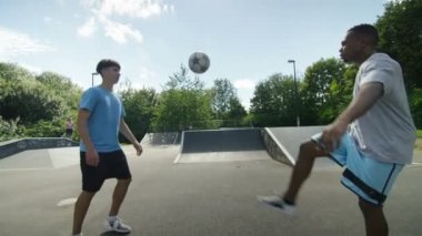  futbol oyuncuları top becerileri gösterilen