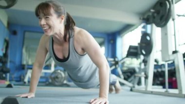 basın iş kadını ups