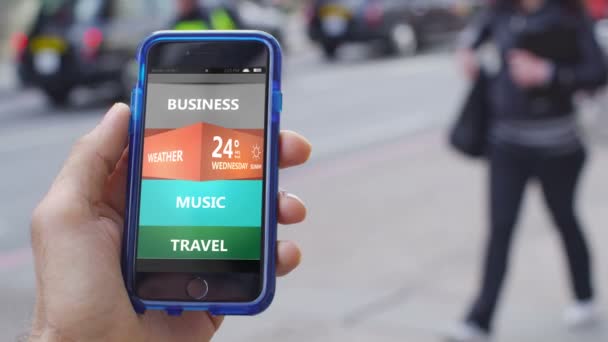 Hand som håller i en smartphone — Stockvideo