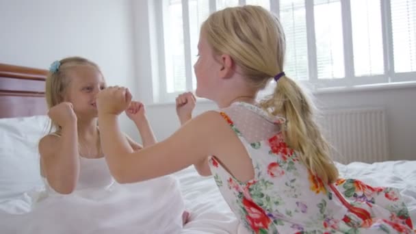 Girls playing with bubbles — Stock Video