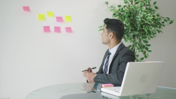 Businessman working on laptop computer — Stock Video