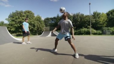  futbol oyuncuları top becerileri gösterilen
