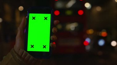  bir smartphone kullanarak ele 