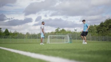  futbol oyuncuları top becerileri gösterilen