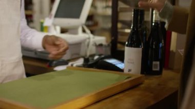 Müşteri kredi kartı kullanır