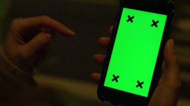  bir smartphone kullanarak ele 