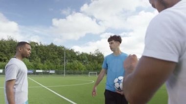  futbol oyuncuları top becerileri gösterilen