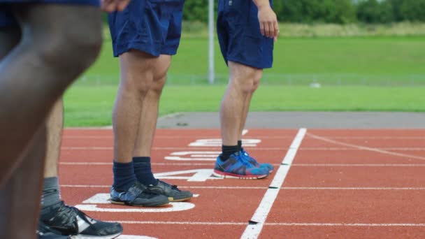 Athletes at running track — Stock Video