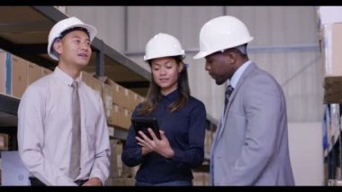 yönetim ekibi sallamak bir anlaşma üzerinde eller