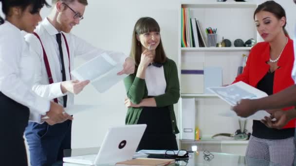 Grupo empresarial en la reunión de la oficina — Vídeo de stock