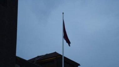  Çapraz bir dini bina aydınlatılmış