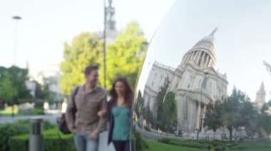 Çift parktan yürüyerek