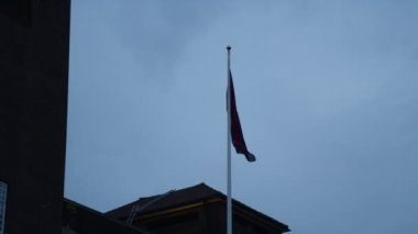  Çapraz bir dini bina aydınlatılmış