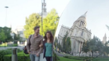 Çift parktan yürüyerek