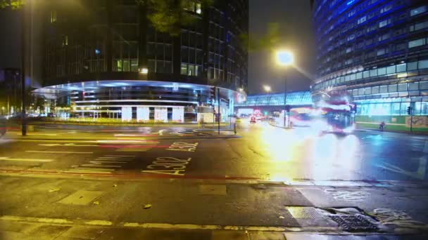 Κυκλοφορία της πόλης νύχτα ώρα στο Λονδίνο — Αρχείο Βίντεο