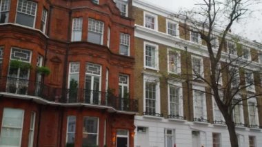 Londra banliyösü evlerde