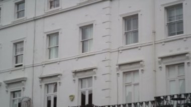 Londra banliyösü kasaba evleri