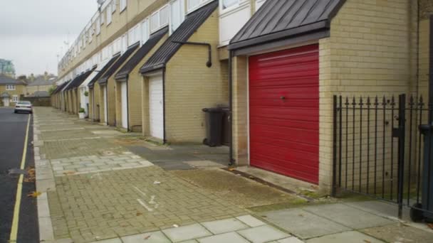 Terraced housing in a London Suburb — Stock Video