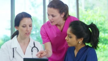 Tıbbi takım bilgisayar tablet vasıl arıyor