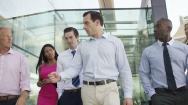 iş takım yürüyüş ofis binası dışında