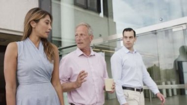 iş takım yürüyüş ofis binası dışında