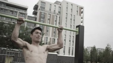 adam içinde çalışma dışarı açık