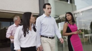 iş takım yürüyüş ofis binası dışında