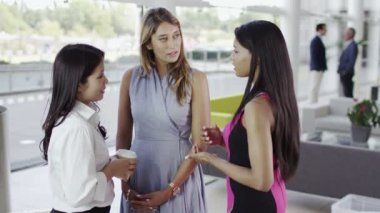  kadın iş grubu modern ofis