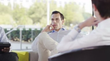  iş grubu müzakere toplantıda el sallamak 