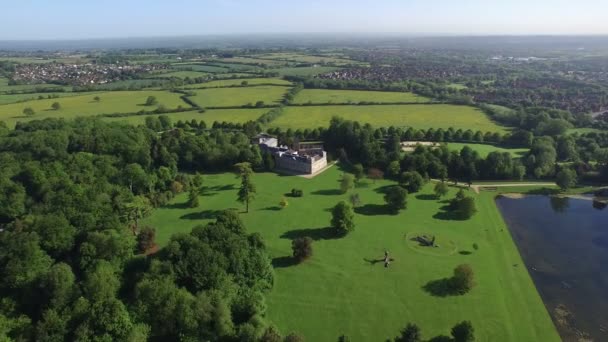 Storica casa di campagna e giardini — Video Stock