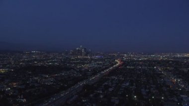 Los Angeles banliyölerinde geceleri