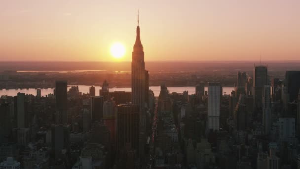 Empire State Building i solnedgången — Stockvideo