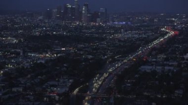 Los Angeles banliyölerinde geceleri