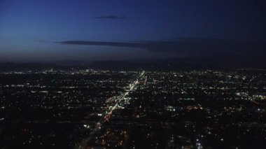 Los Angeles banliyölerinde geceleri