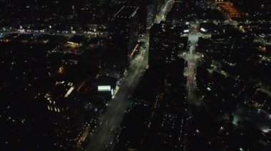 Los Angeles banliyölerinde geceleri