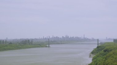 Hudson Nehri, New York üzerinden köprü