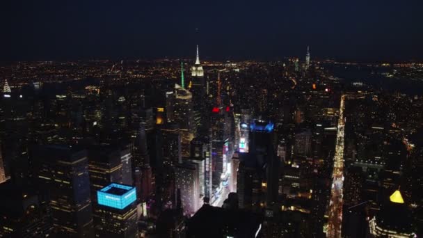 New York City op nigh — Stockvideo