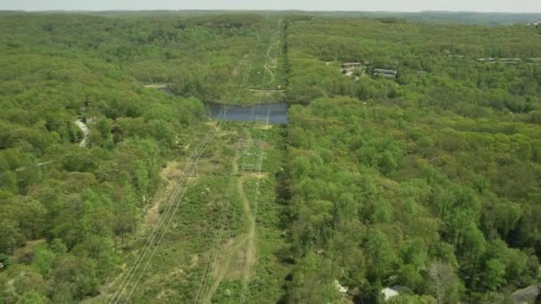 Vue aérienne des pylônes d'électricité 