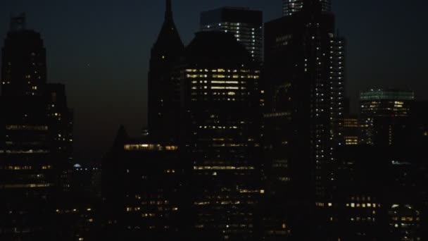 New York City op nigh — Stockvideo