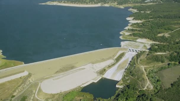 Pemandangan waduk di California — Stok Video