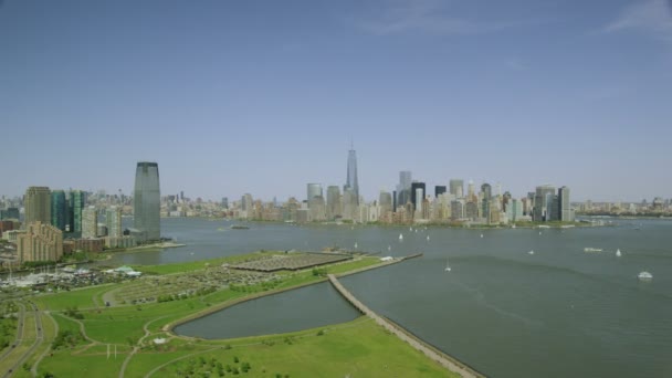 Vista de paisaje urbano y rascacielos — Vídeos de Stock