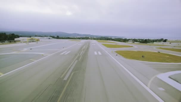Prise de vue de piste en hélicoptère — Video
