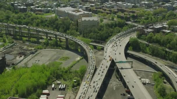 Carretera con coches — Vídeos de Stock