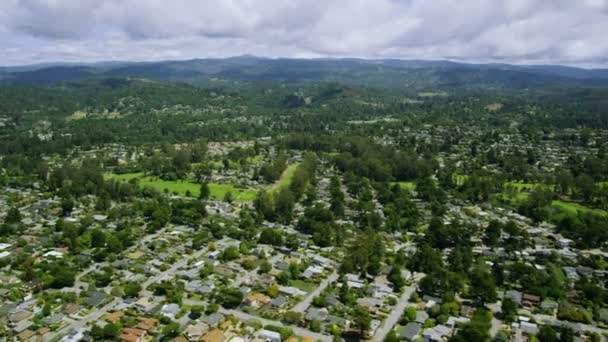 California Suburban Casas y pueblos — Vídeos de Stock