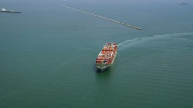 Konteyner gemileri denizde çevre San Francisco