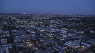 Los Angeles banliyölerinde geceleri