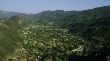 California banliyö evleri