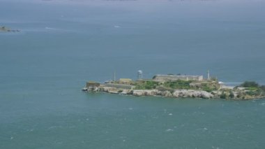 Alcatraz adasının havadan görünümü