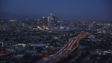 Los Angeles banliyölerinde geceleri