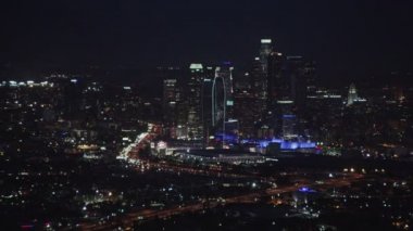 Los Angeles banliyölerinde geceleri